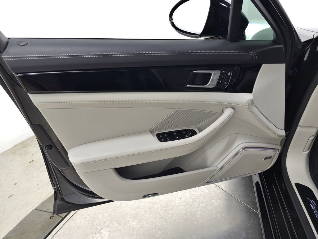 Used 2022 Porsche Panamera 4S AWD/4WD image 15