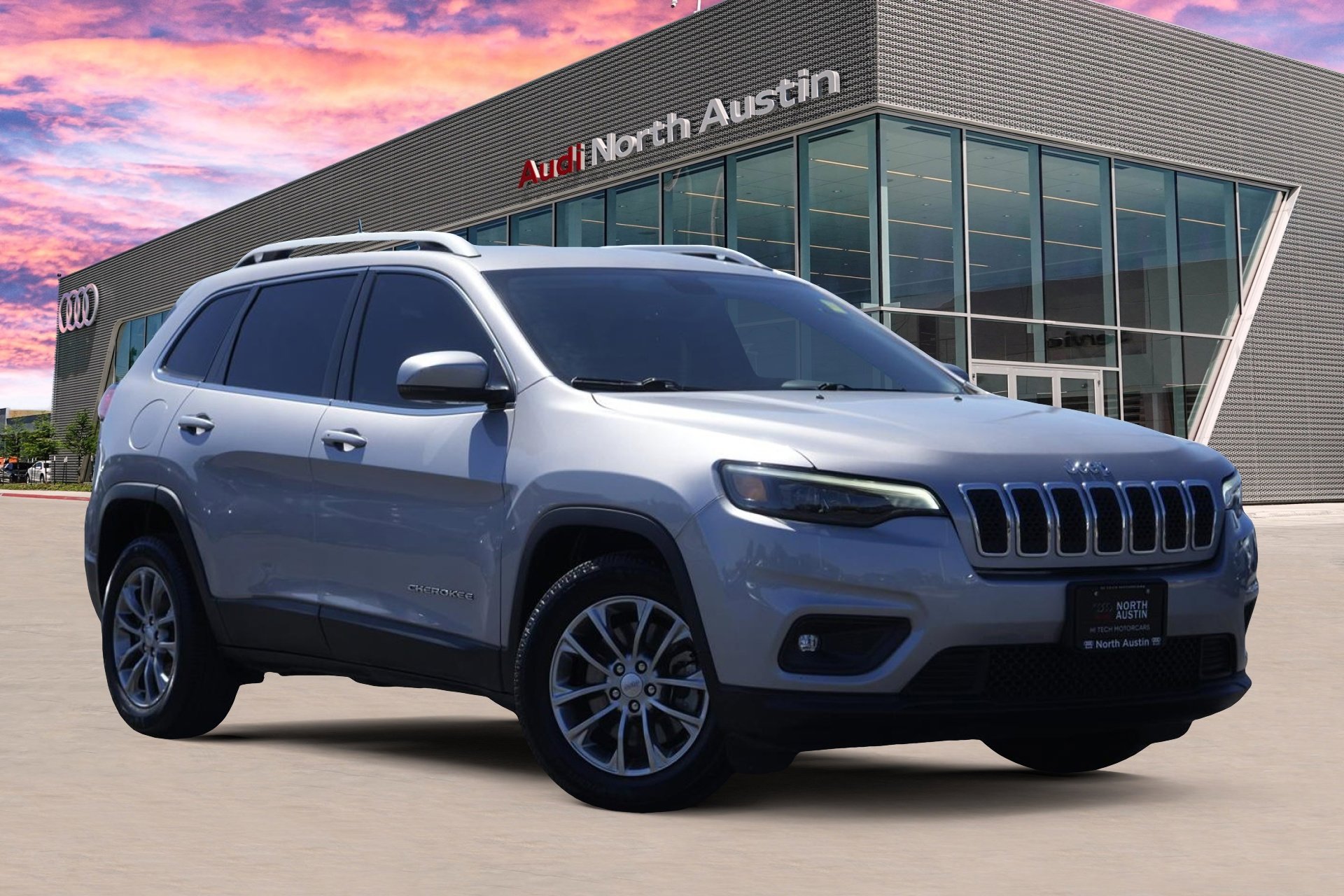 Used 2019 Jeep Cherokee Latitude Plus w/ Comfort/Convenience Group