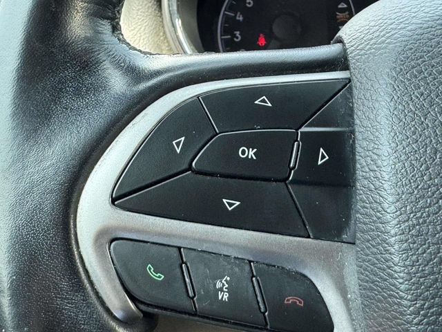 Used 2020 Jeep Grand Cherokee Limited AWD/4WD image 25
