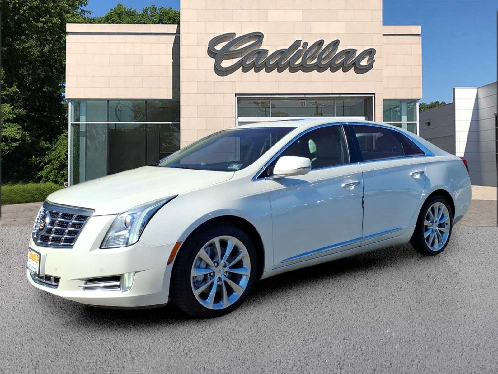 Certified 2013 Cadillac XTS Luxury FWD image 3