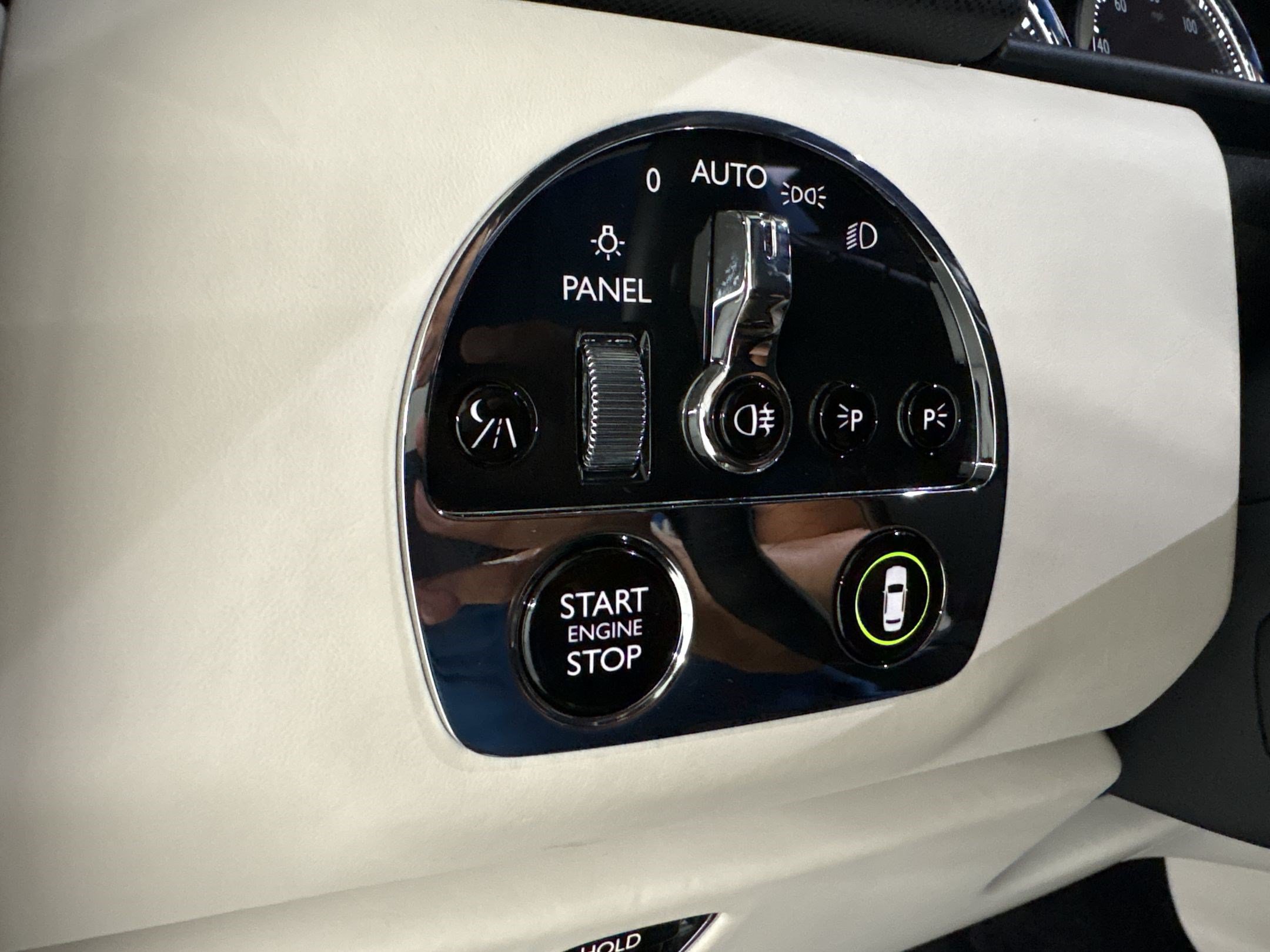 Used 2021 Rolls-Royce Cullinan AWD/4WD image 17