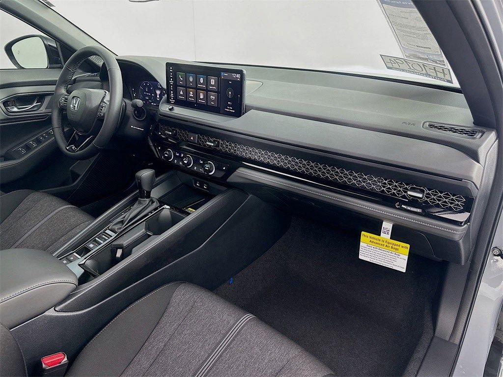 Used 2025 Honda Accord Sport image 41