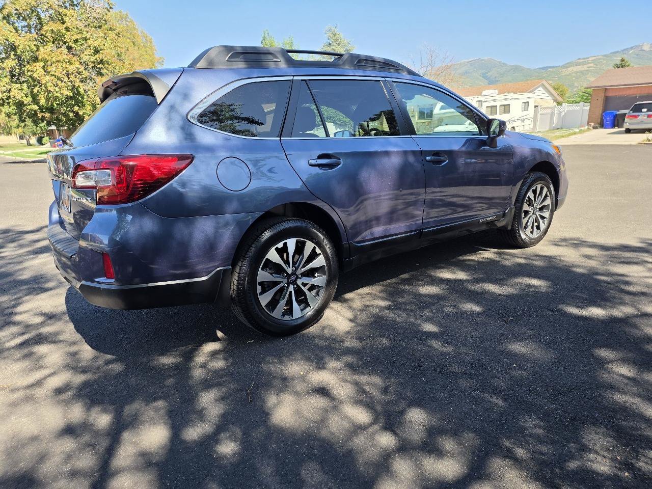 Used 2015 Subaru Outback 2.5i Limited AWD/4WD image 4