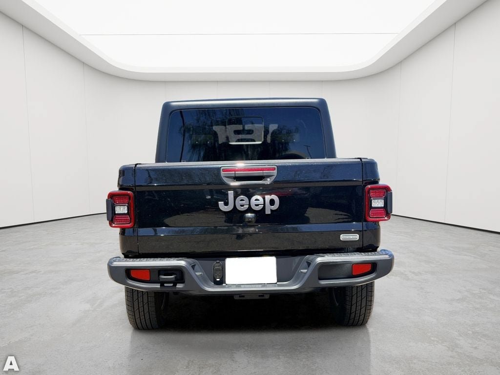Used 2023 Jeep Gladiator Overland w/ LED Lighting Group AWD/4WD image 5