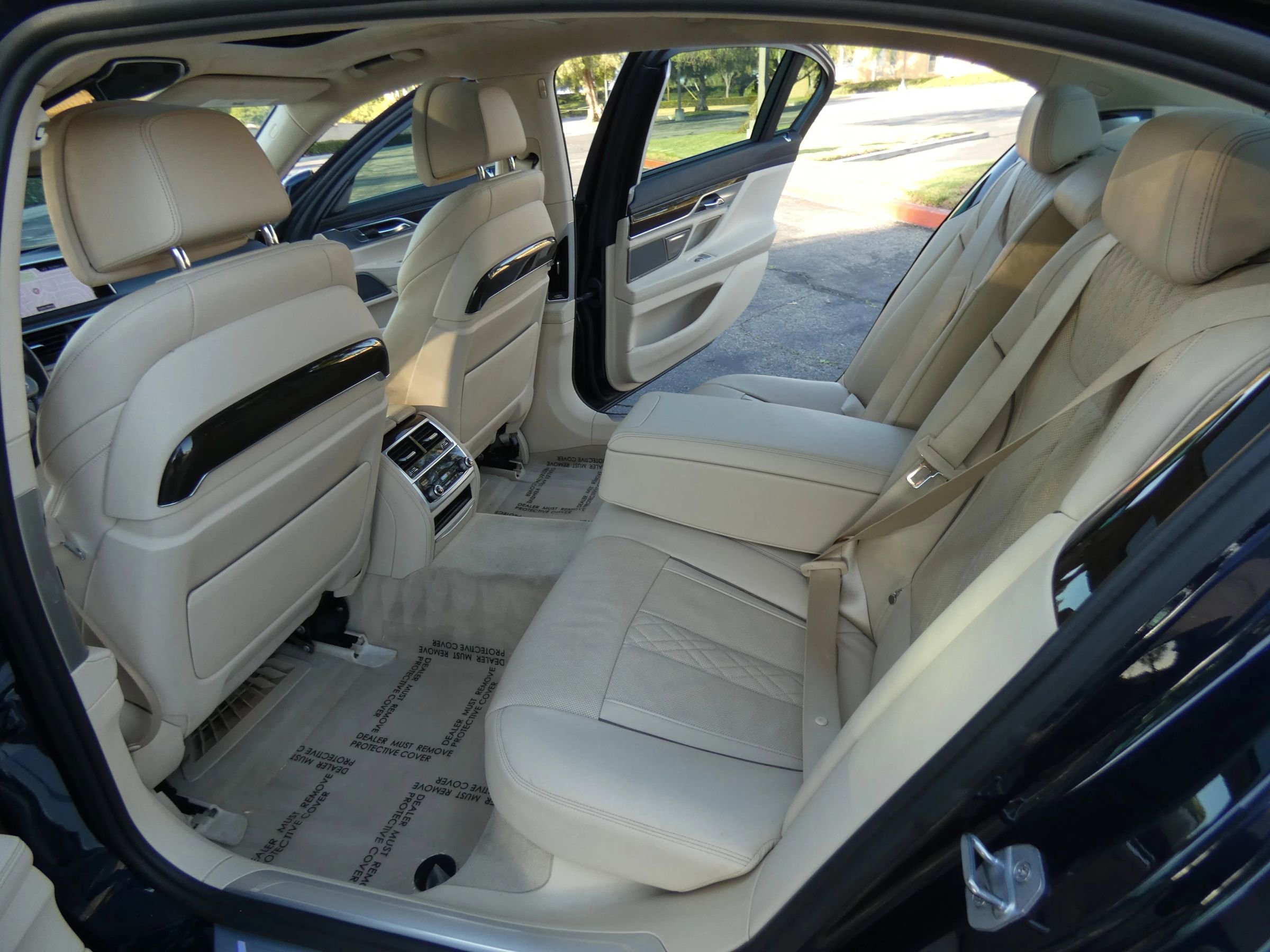 Used 2016 BMW 750i xDrive image 52