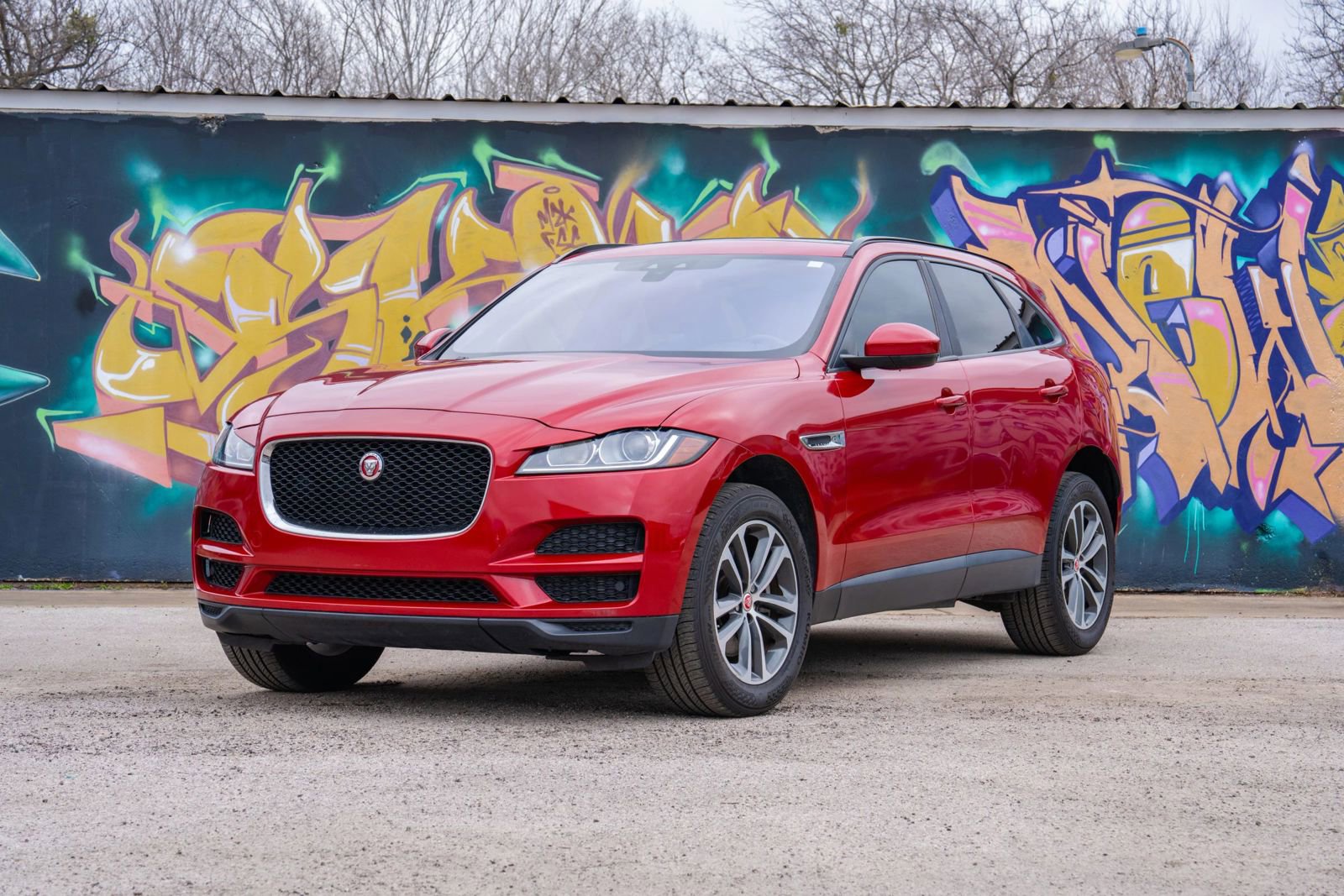 Used 2018 Jaguar F-PACE Premium image 2