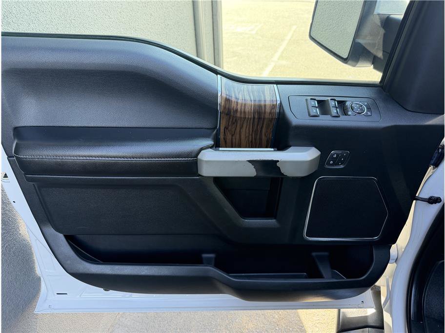 Used 2018 Ford F150 Lariat w/ Equipment Group 502A Luxury AWD/4WD image 13