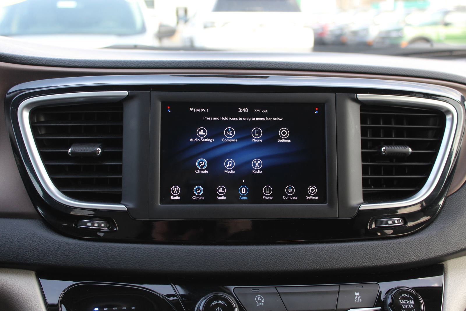 Used 2021 Chrysler Voyager Lxi image 18