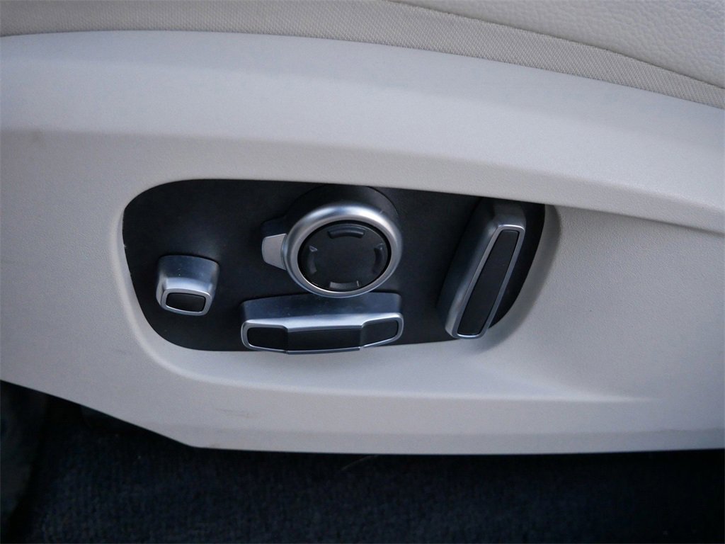 Used 2022 Jaguar F-PACE S image 15