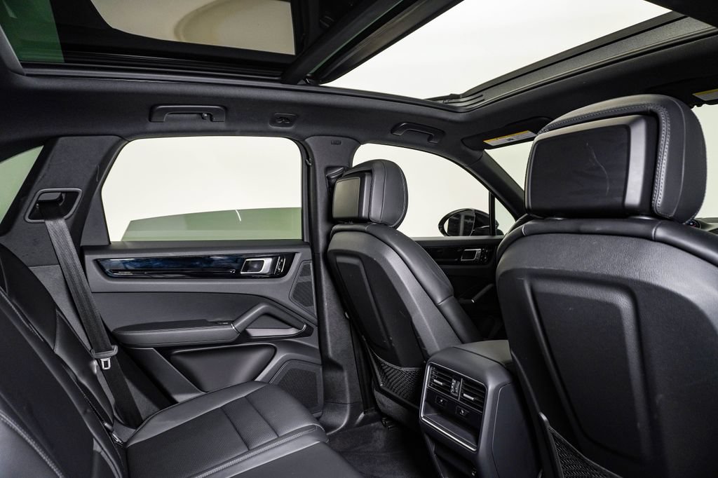 Used 2019 Porsche Cayenne S AWD/4WD image 16
