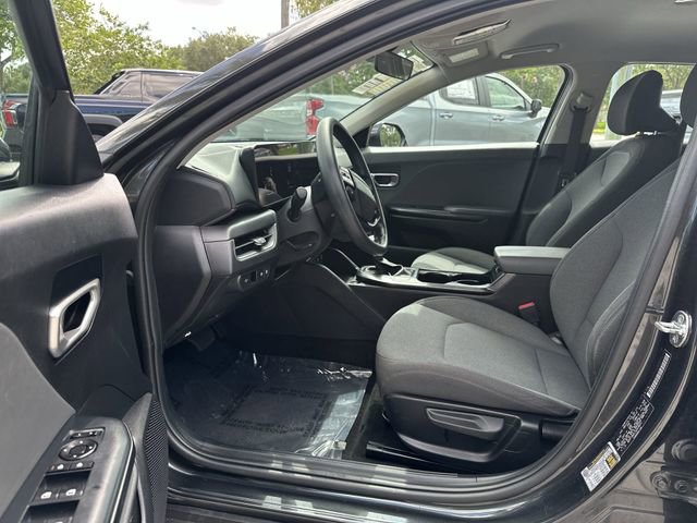 Used 2025 Kia K4 FWD image 22