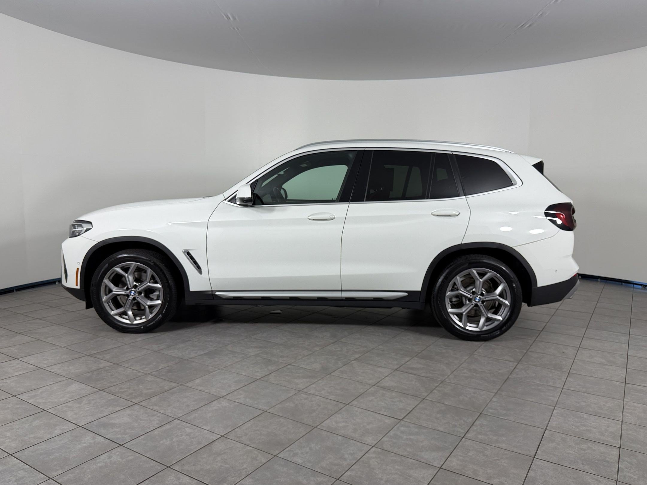 Certified 2023 BMW X3 xDrive30i w/ Convenience Package AWD/4WD image 2