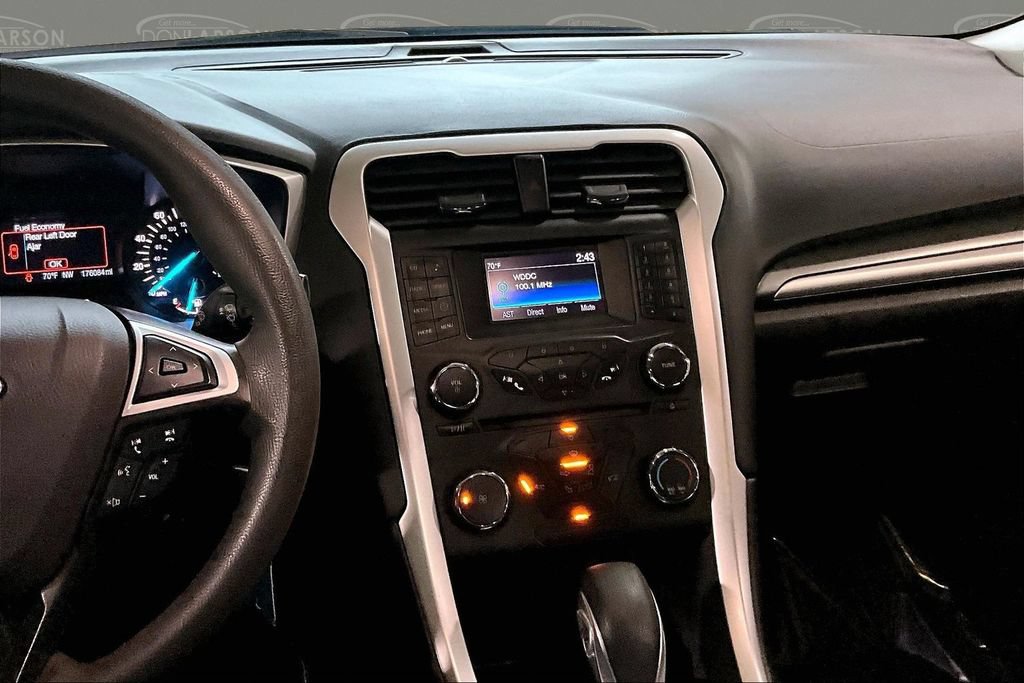 Used 2016 Ford Fusion SE FWD image 27