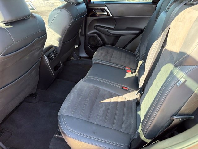 Used 2023 Mitsubishi Outlander ES FWD image 19