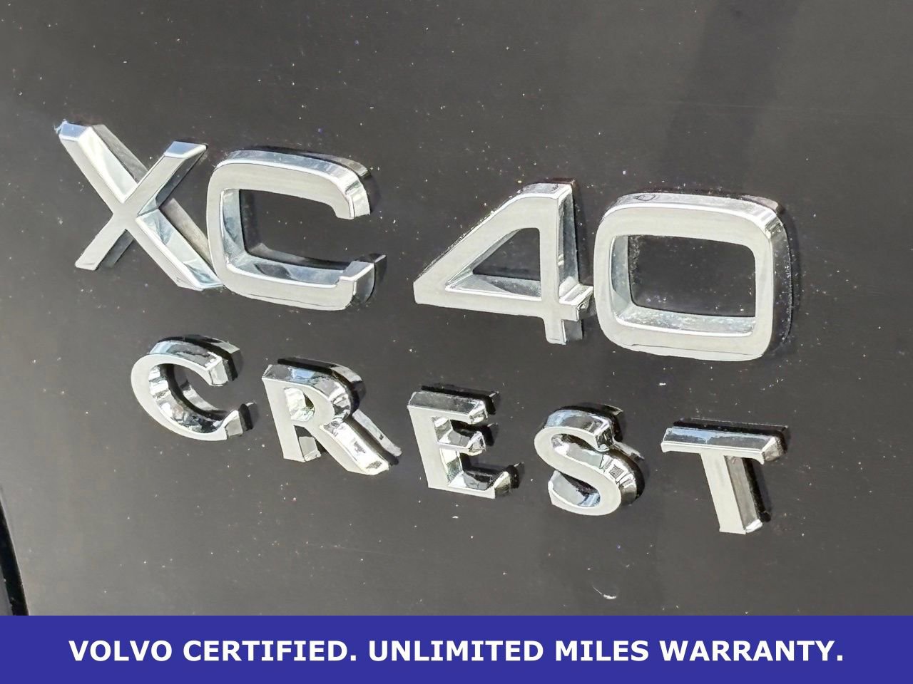 Certified 2025 Volvo XC40 B5 Core image 12
