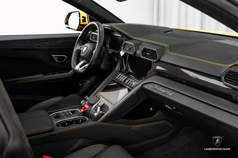 Used 2023 Lamborghini Urus S image 44