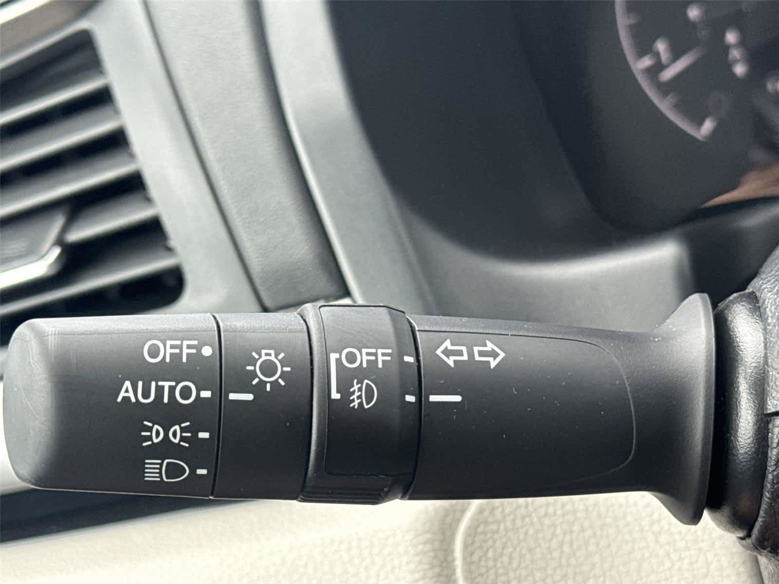 Used 2026 Honda Odyssey Touring image 23