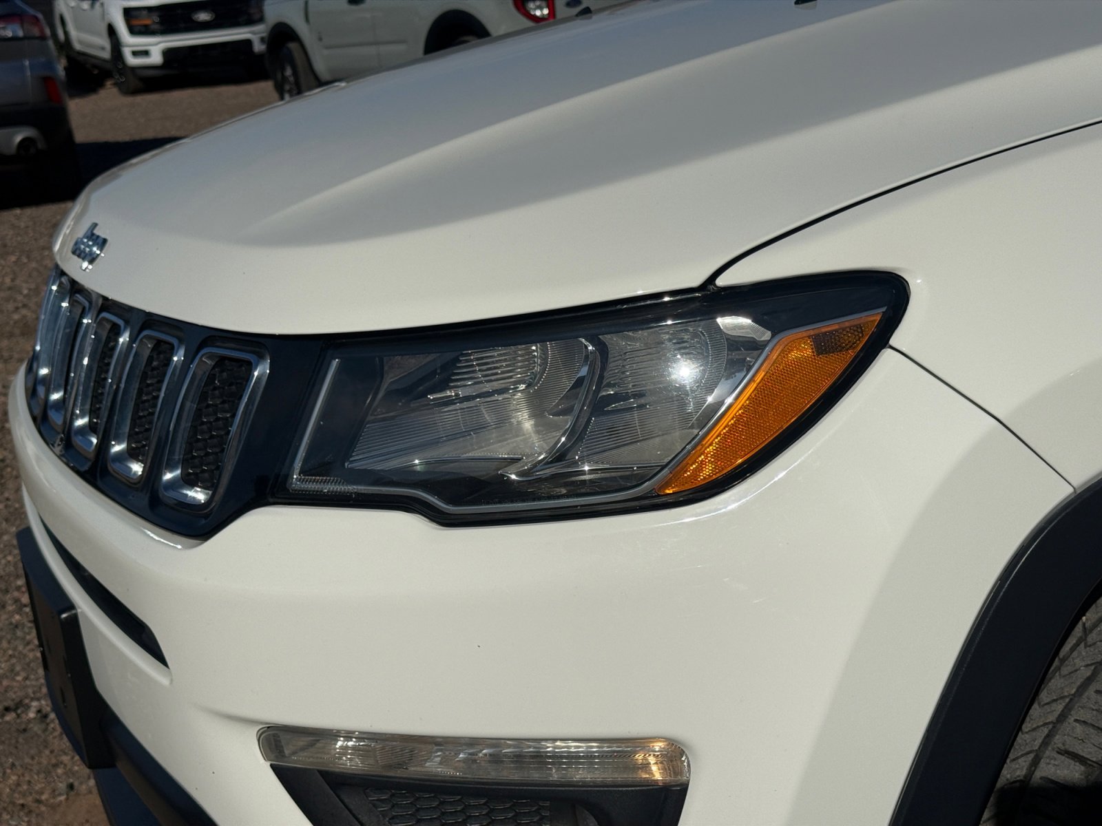 Used 2017 Jeep Compass Latitude image 9