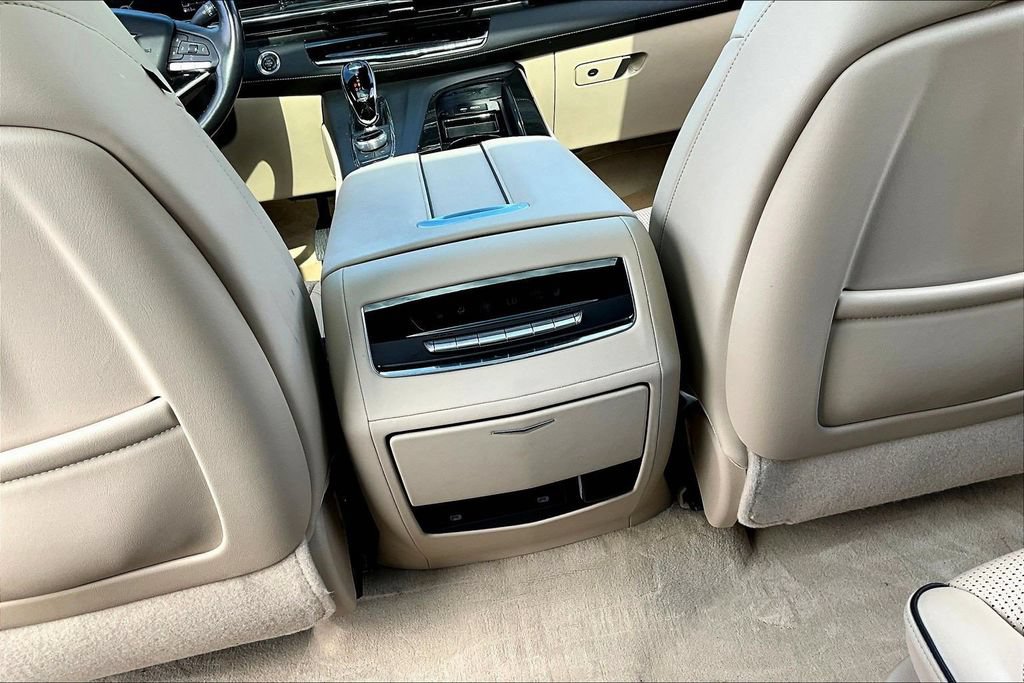 Used 2023 Cadillac Escalade Premium Luxury w/ LPO, Floor Liner Package AWD/4WD image 10