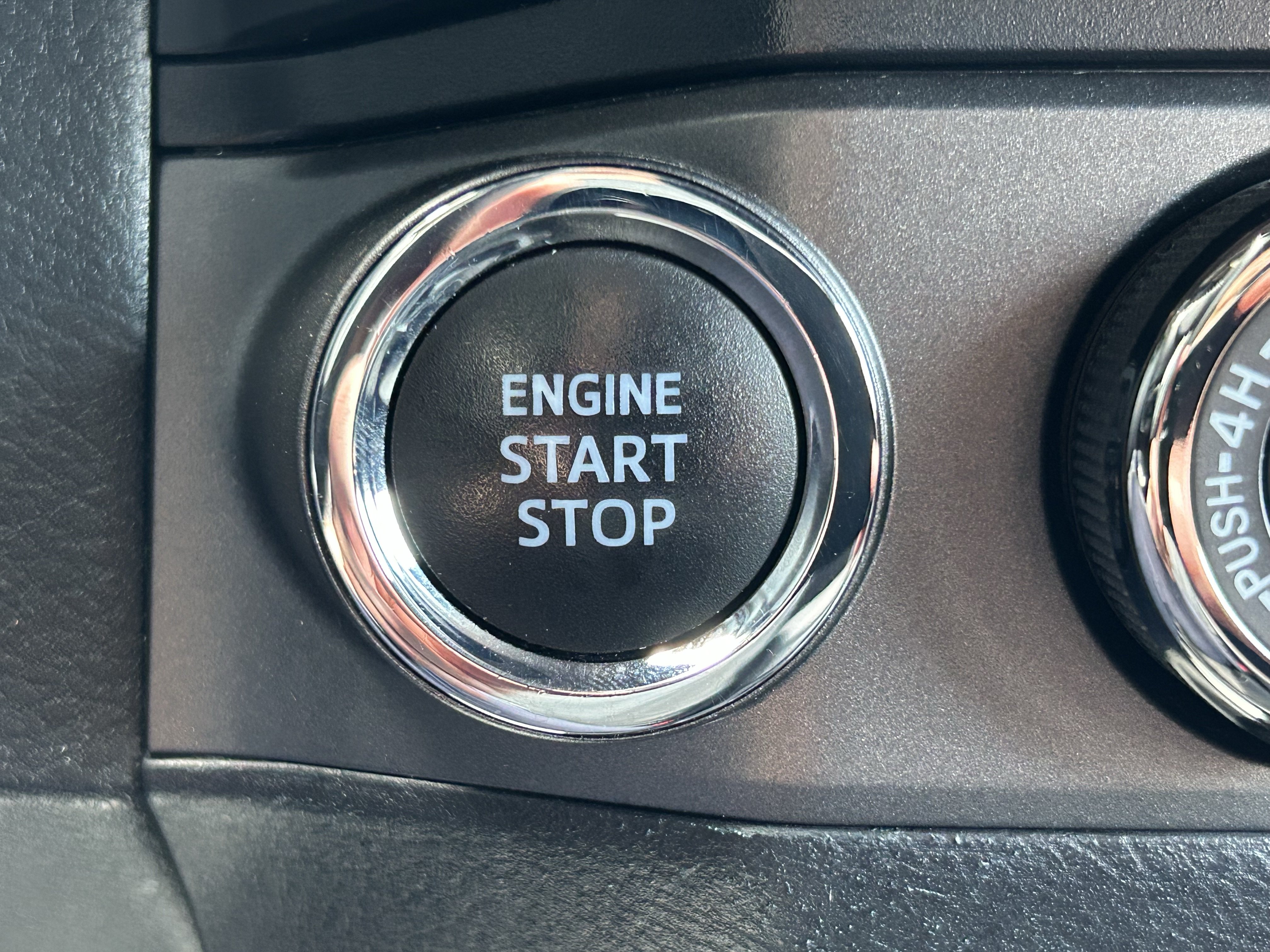 Certified 2020 Toyota Tacoma TRD Off-Road AWD/4WD image 29