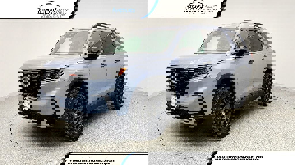 Used 2024 Honda Pilot TrailSport image 1