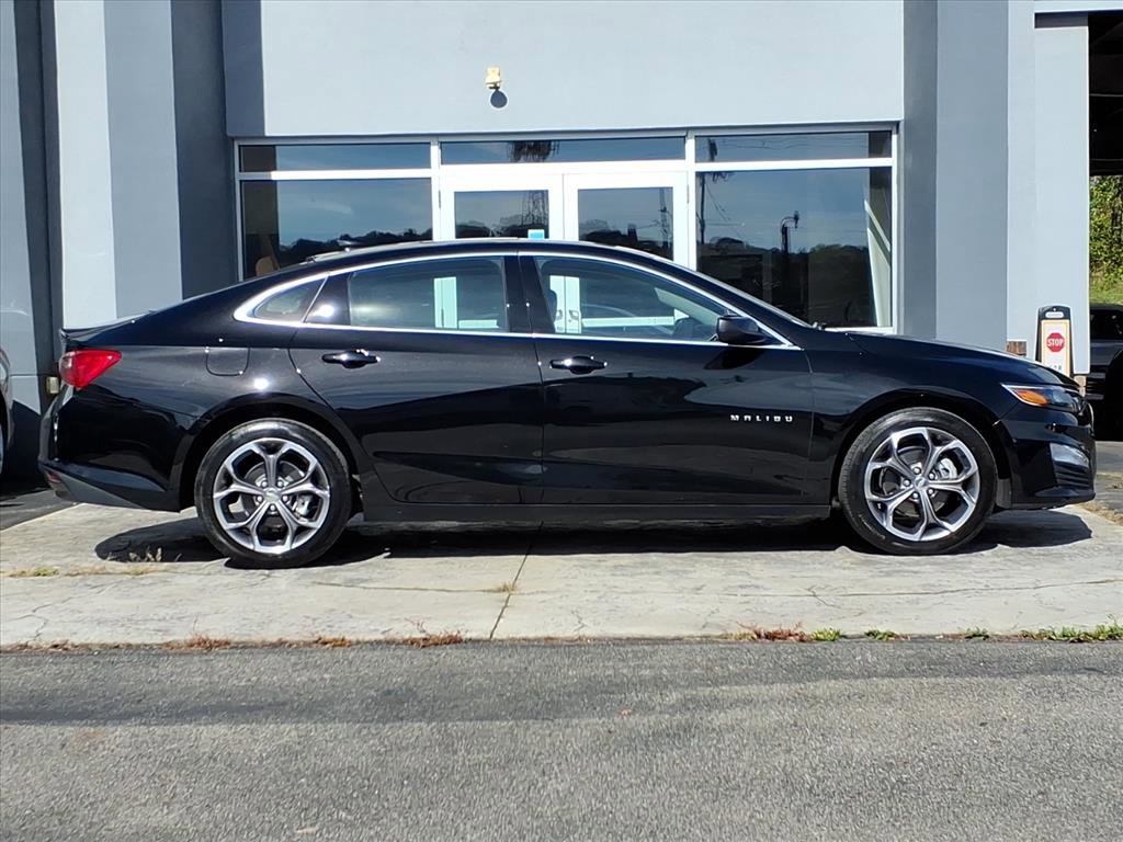 Used 2024 Chevrolet Malibu LT image 2