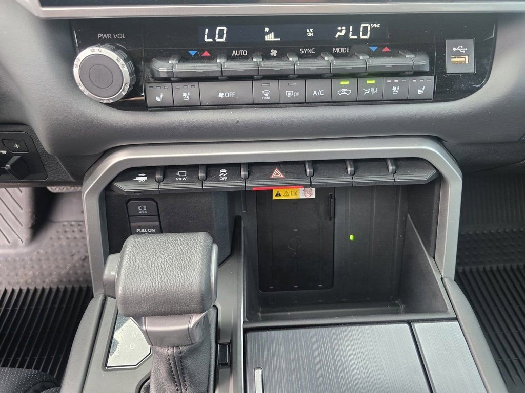 Used 2024 Toyota Tundra Platinum image 28