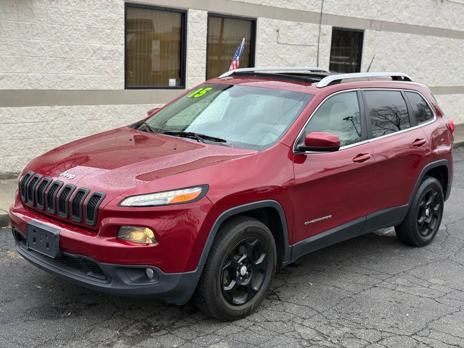 Used 2015 Jeep Cherokee Latitude w/ Comfort/Convenience Group image 2