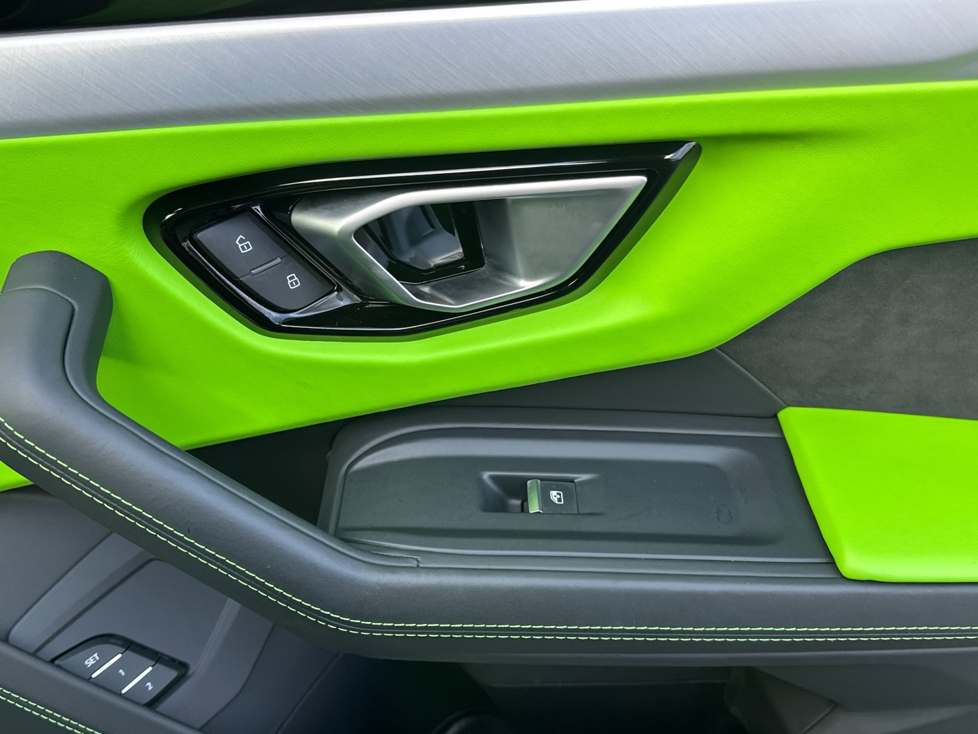 Used 2022 Lamborghini Urus image 19