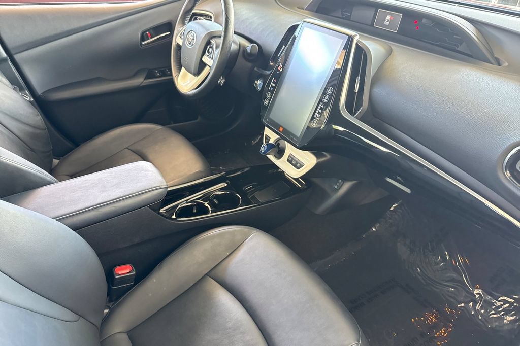 Used 2017 Toyota Prius Prime Advanced FWD image 14