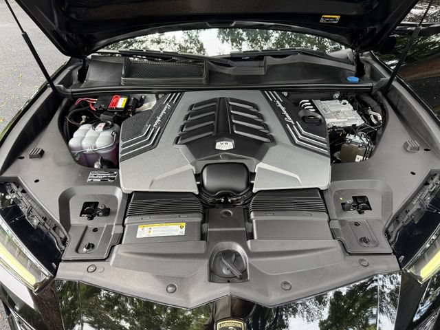 Used 2020 Lamborghini Urus AWD/4WD image 10