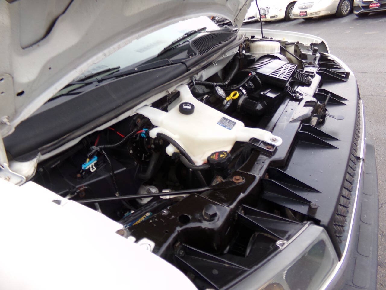Used 2019 Chevrolet Express 3500 w/ Power Convenience Package RWD image 18