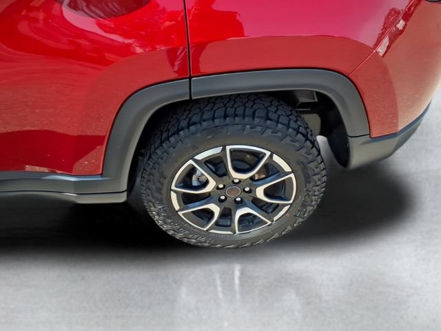 Used 2025 Jeep Compass Trailhawk AWD/4WD image 21