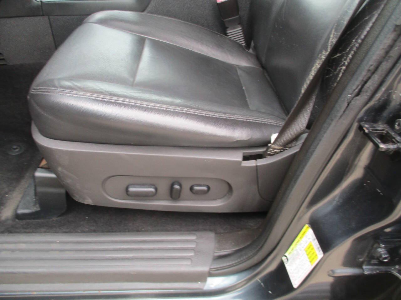 Used 2010 Ford Explorer XLT AWD/4WD image 15