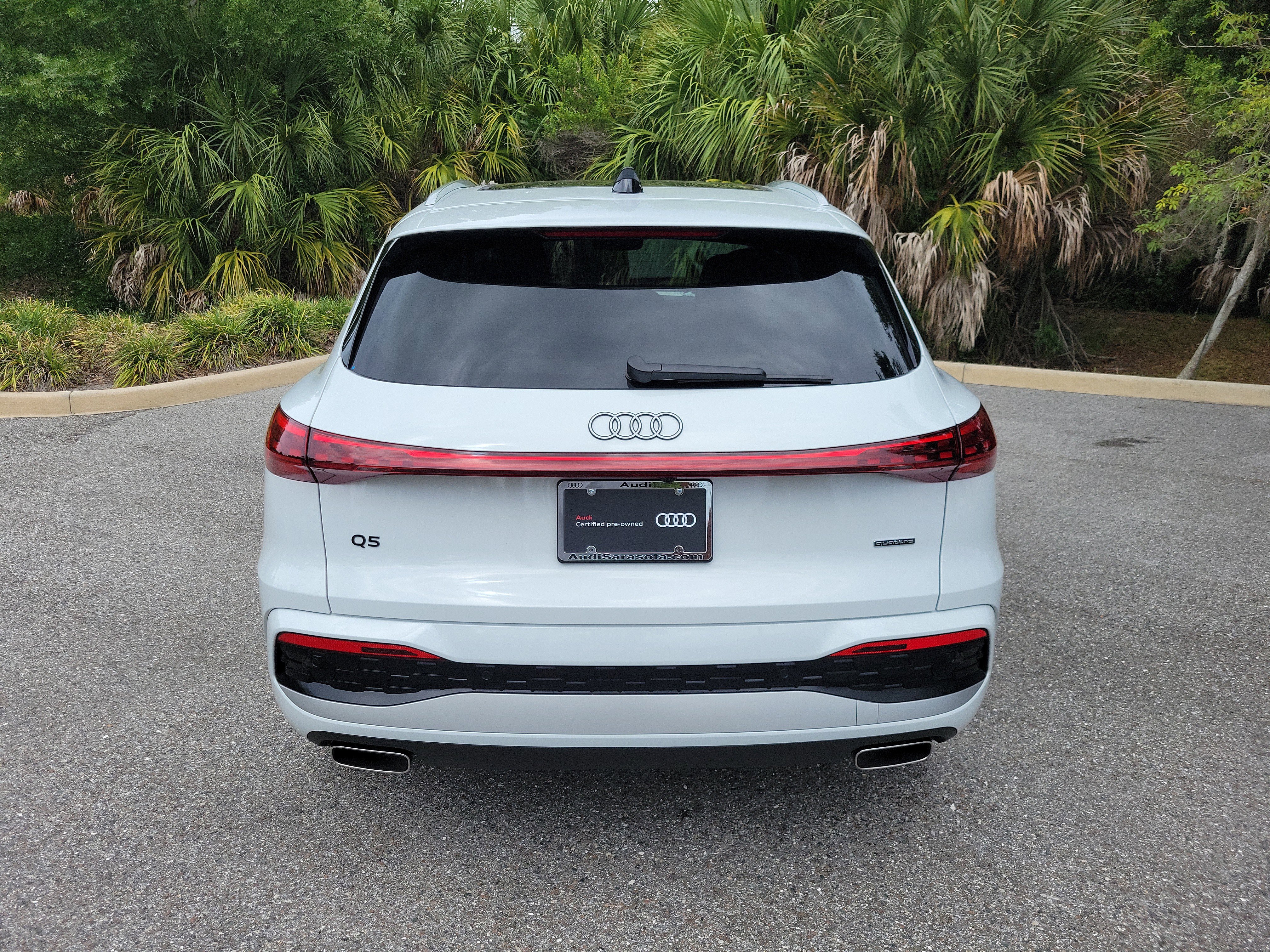 Used 2025 Audi Q5 Premium Plus w/ Premium Plus AWD/4WD image 5