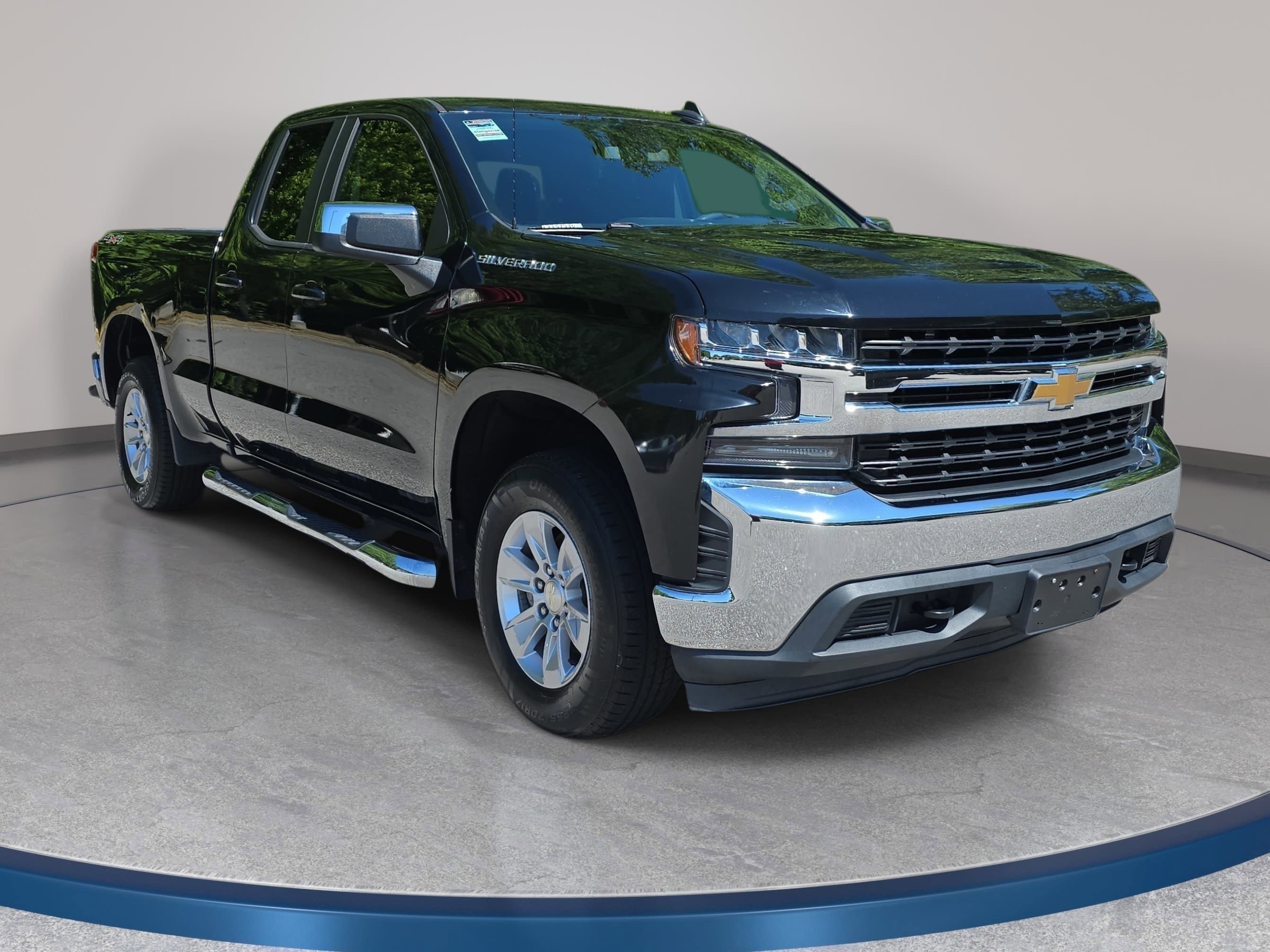 Used 2020 Chevrolet Silverado 1500 LT w/ Trailering Package AWD/4WD image 3