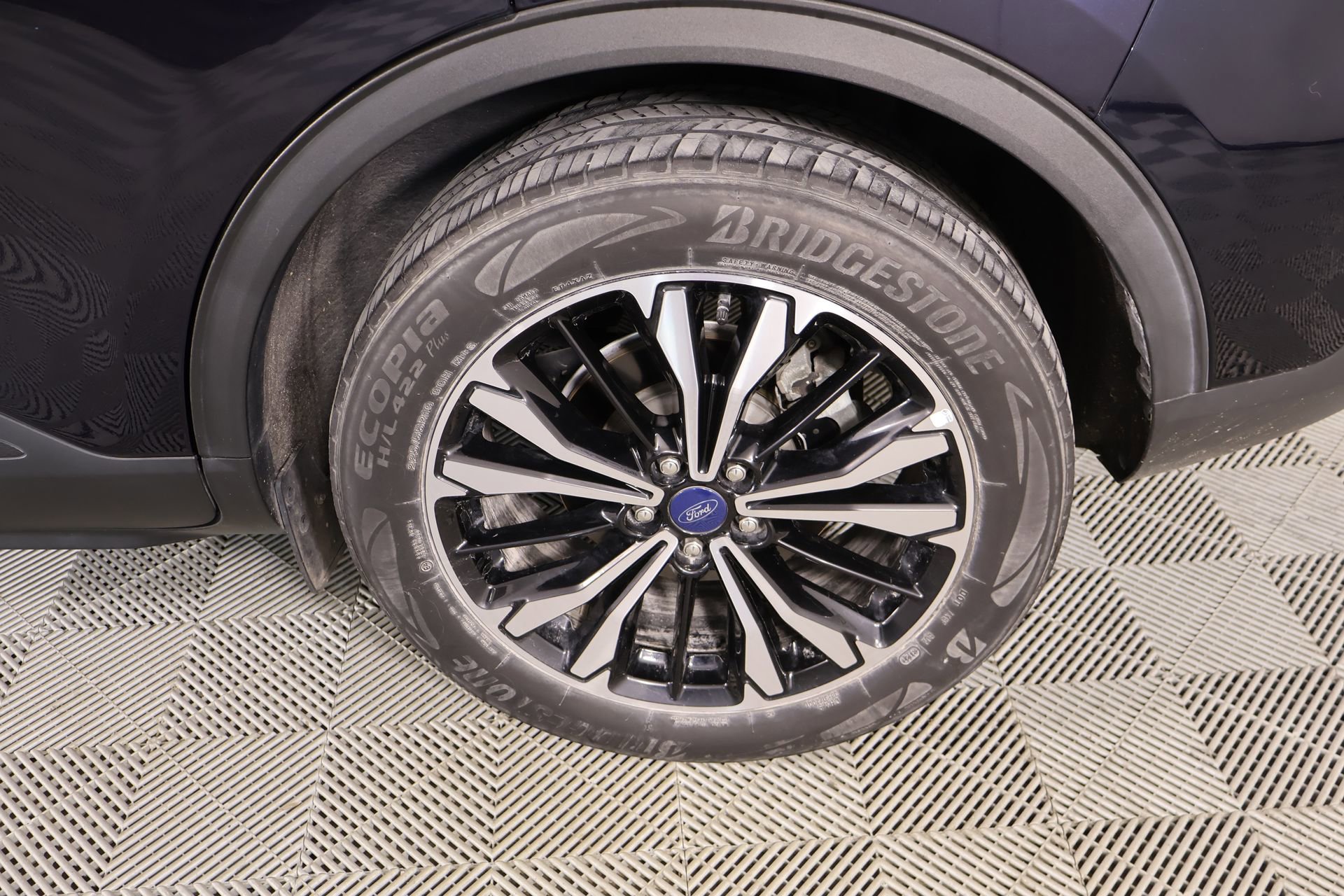 Used 2021 Ford Escape SE w/ SE Sport Appearance Package image 18