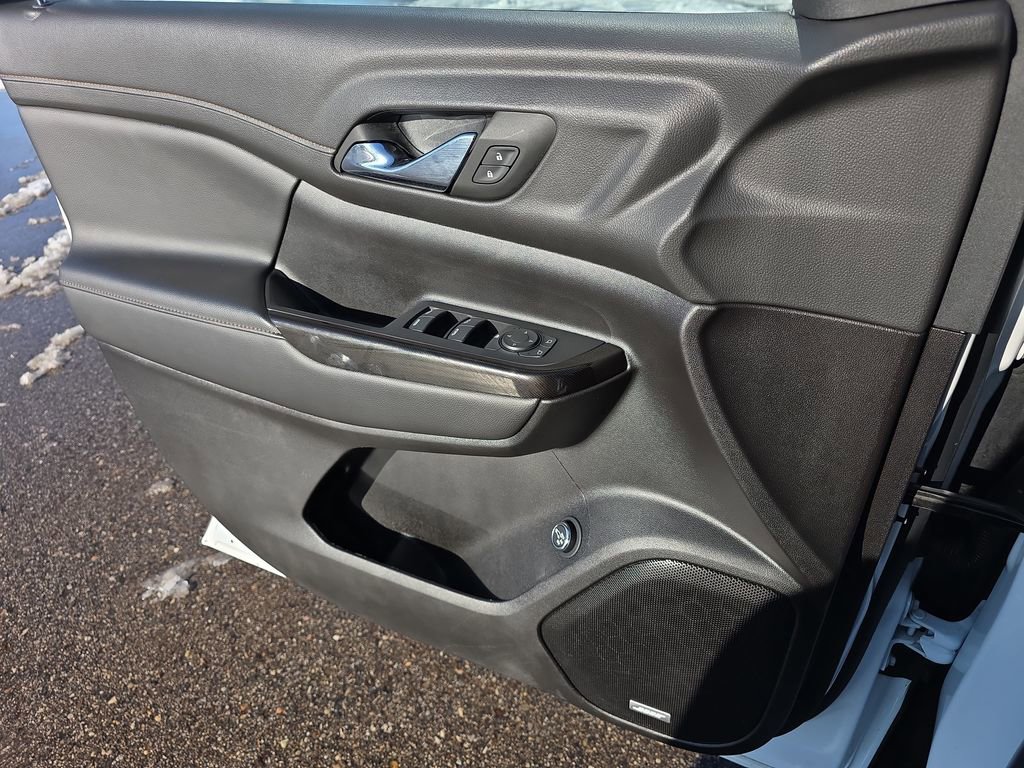 Certified 2023 GMC Acadia AT4 image 30