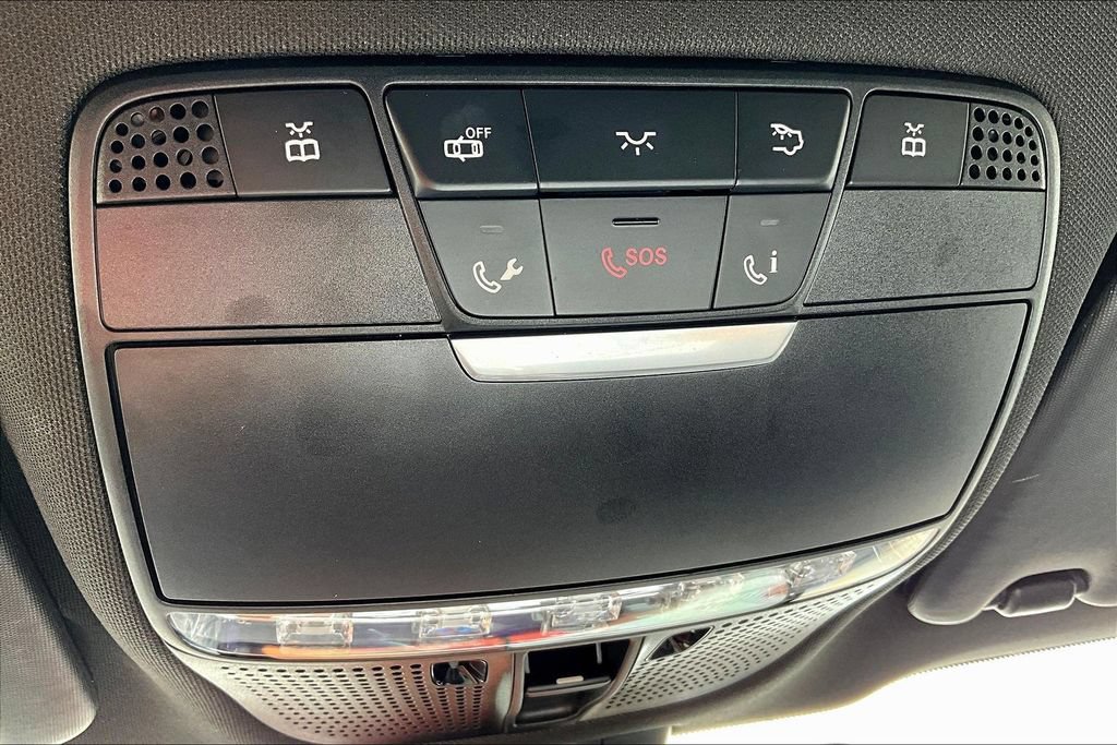 Used 2018 Mercedes-Benz GLC 350e 4MATIC image 16