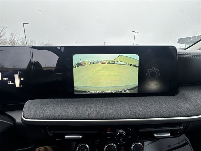 Certified 2025 Nissan Kicks SV image 17