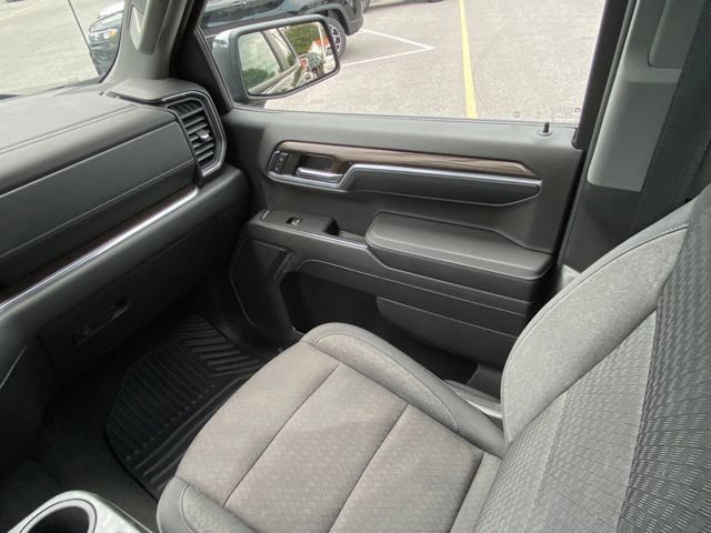 Used 2024 Chevrolet Silverado 1500 LT w/ Convenience Package II AWD/4WD image 28