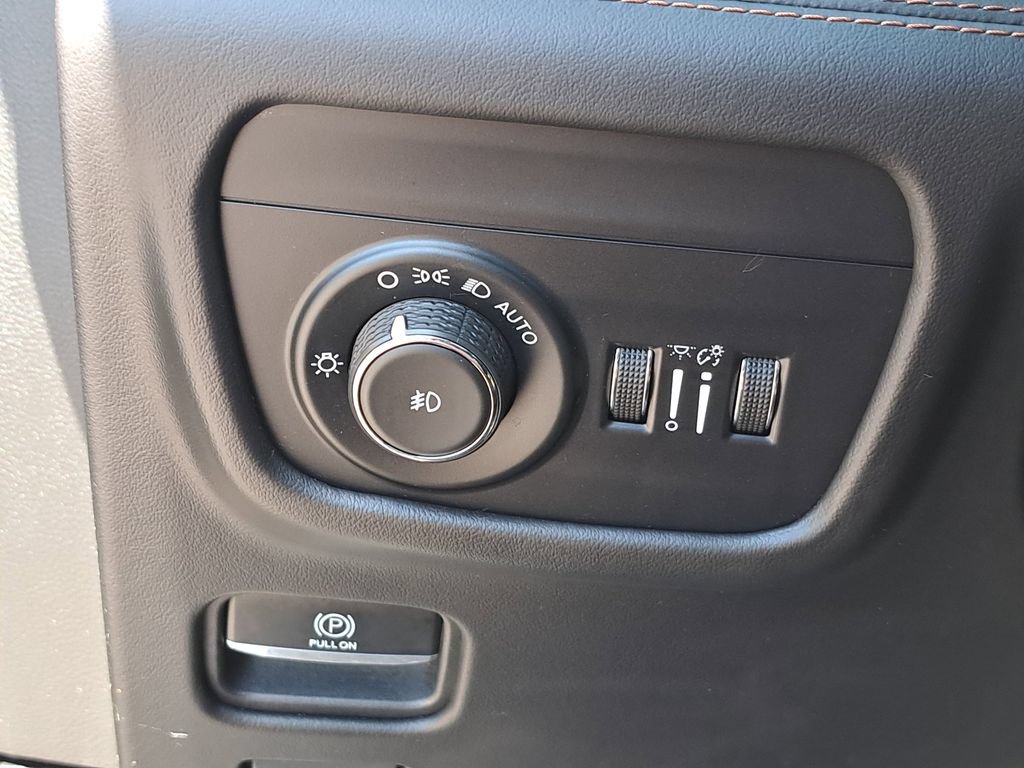 Certified 2021 Jeep Grand Cherokee L Summit AWD/4WD image 27
