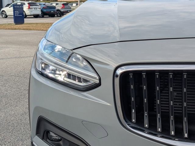 Used 2024 Volvo V90 B6 Cross Country Plus image 13