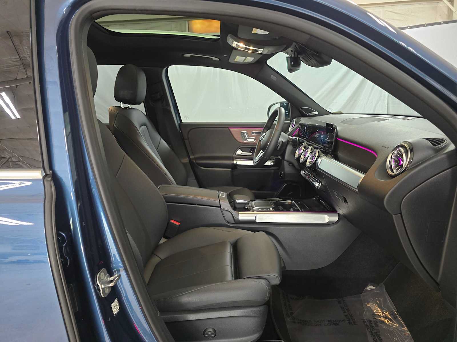 Used 2023 Mercedes-Benz GLB 250 4MATIC image 10