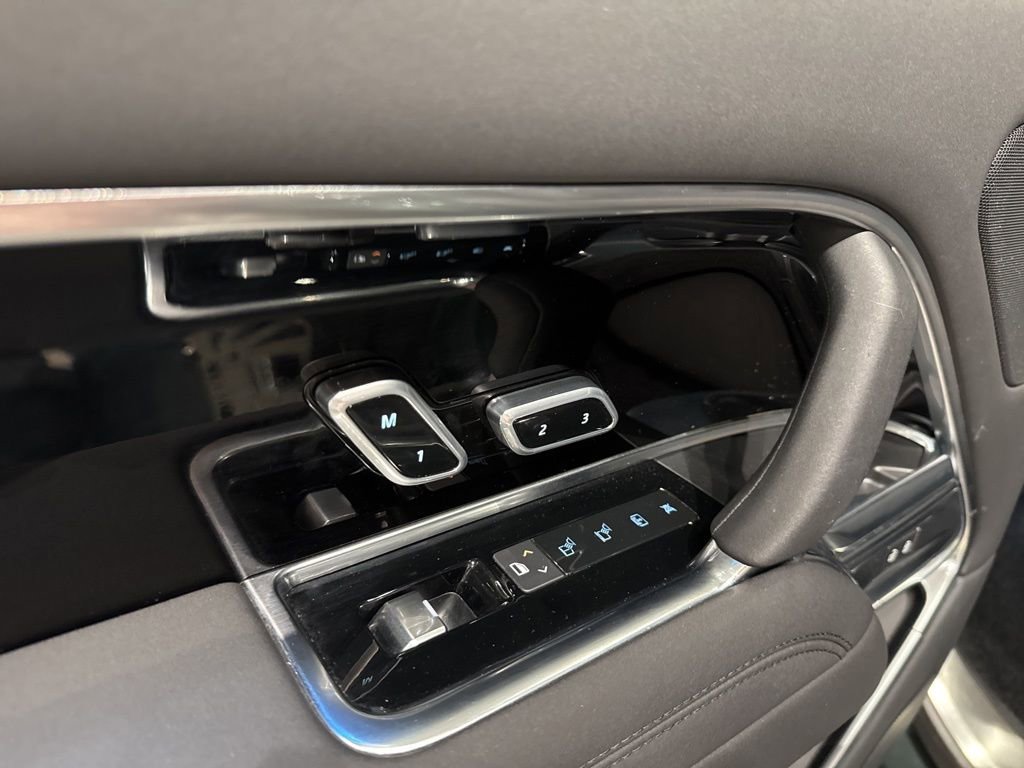 Used 2023 Land Rover Range Rover SE image 31