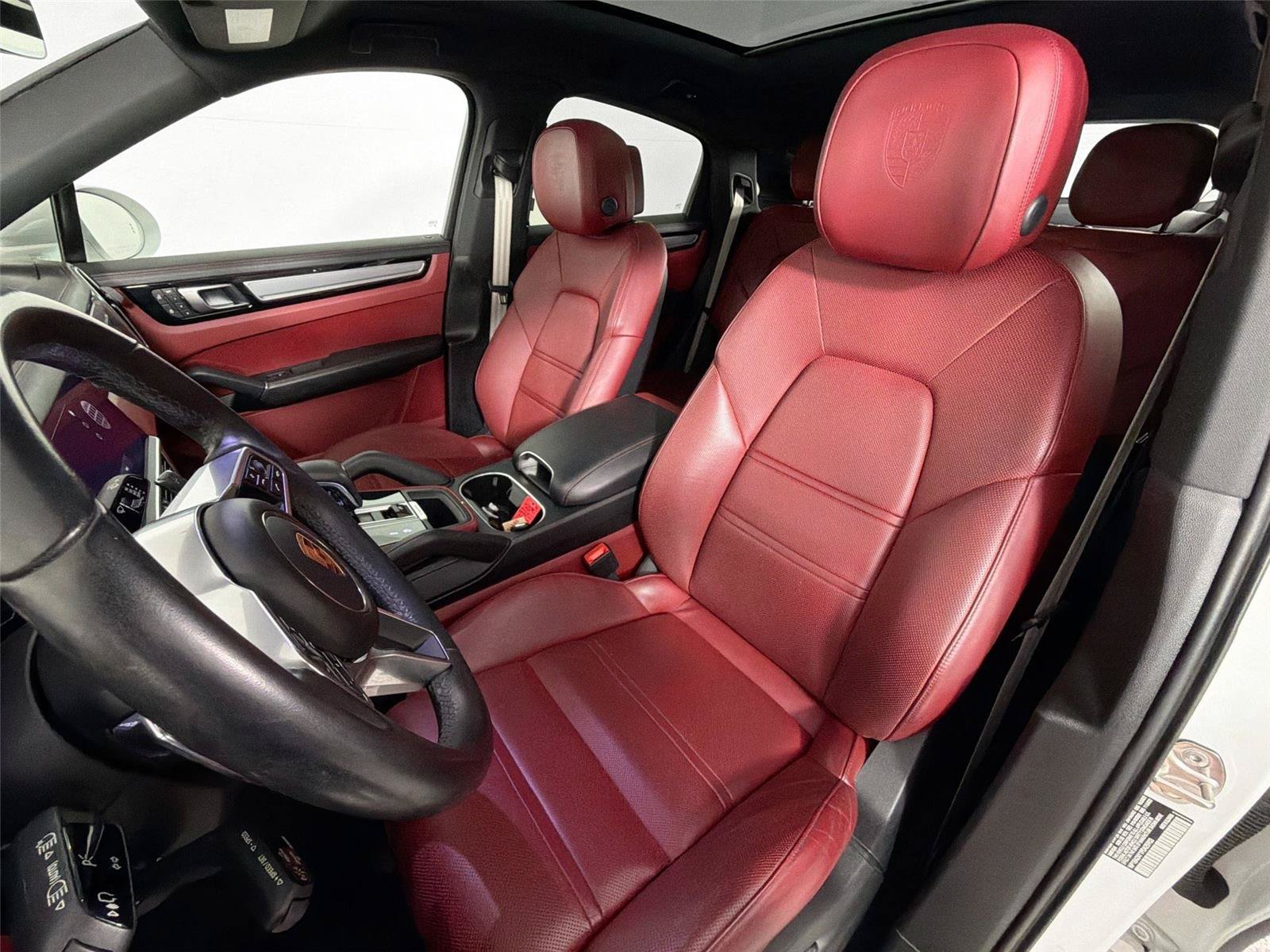 Certified 2023 Porsche Cayenne Platinum Edition AWD/4WD image 5