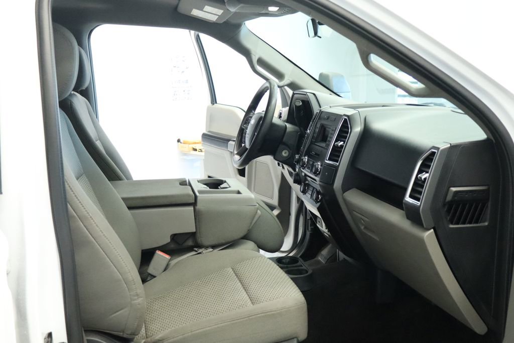 Used 2016 Ford F150 XLT w/ Heavy-Duty Payload Package image 29