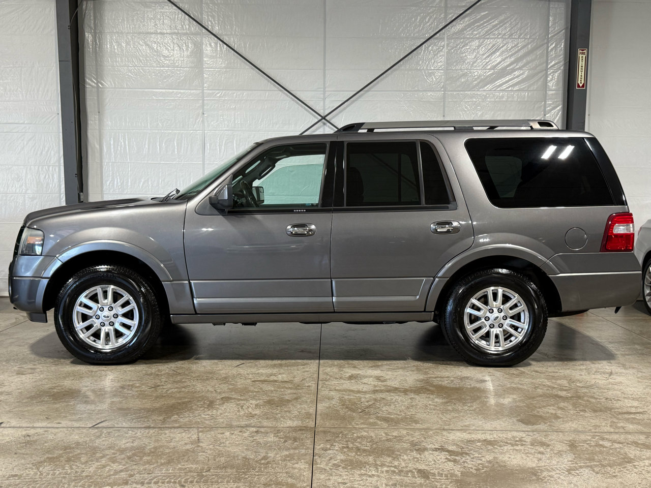 Used 2014 Ford Expedition Limited w/ Equipment Group 301A image 2