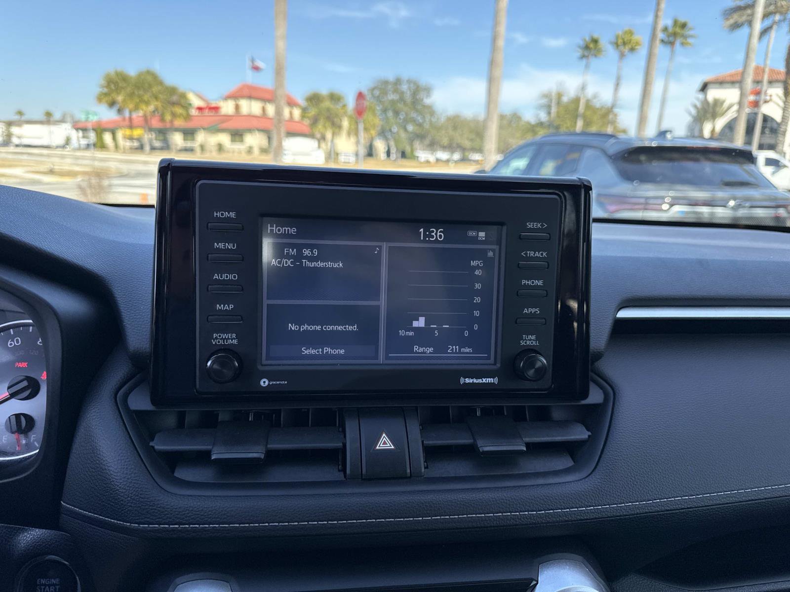 Used 2020 Toyota RAV4 XLE image 24