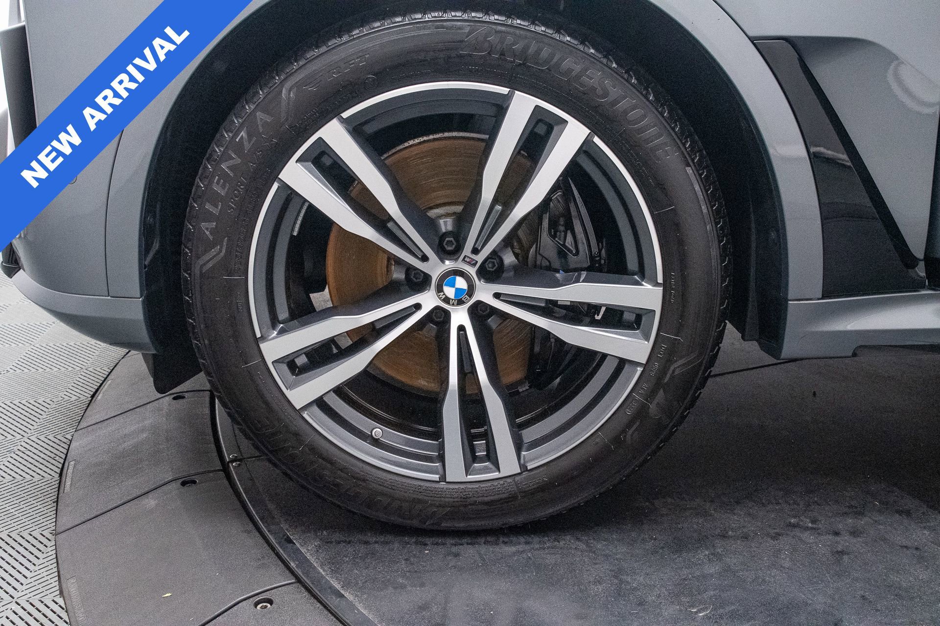 Used 2025 BMW X7 M60i w/ Executive Package image 38